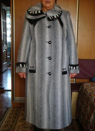 Зимнее женское пальто