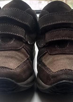 Кроссовки подростковые