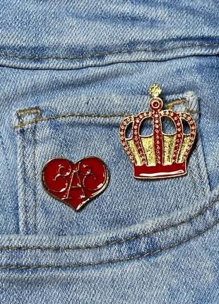 Набір значків / пінів металевих  корона та серце (2 шт)