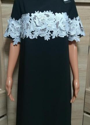 Классическое черное платье.