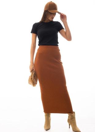 Длинная вязаная юбка-каравольник в рубчик теракотова
