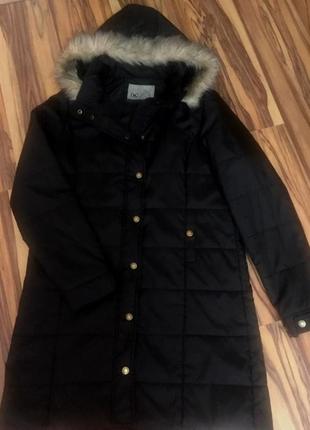 Итальянское легкое стеганое пальто черного цвета со съемным  капюшоном