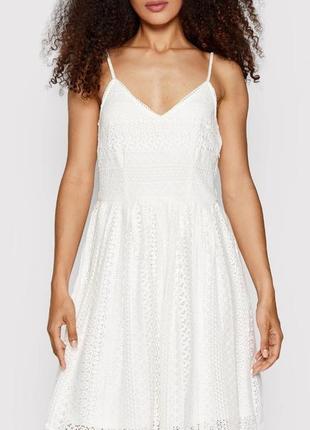 Біле ажурне плаття, сукня