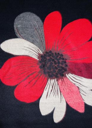 Прекрасний теплий шарф / палантин з квітами7 фото