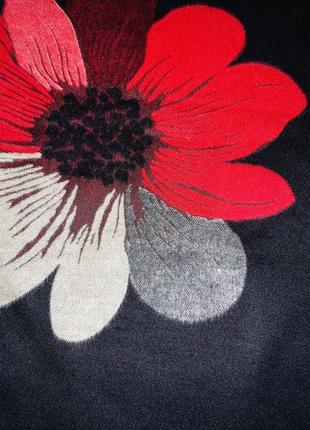 Прекрасний теплий шарф / палантин з квітами8 фото
