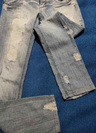 Джинсы italy с потертостями и латками р 152-158 на 12-14 модные ровные бело-голубые5 фото