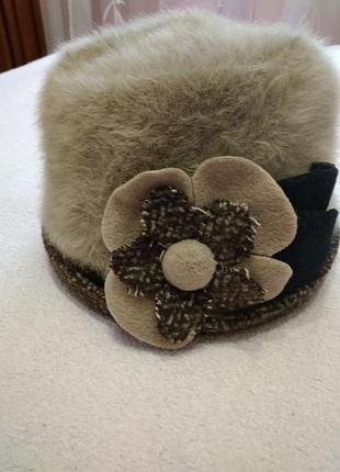 Женская шапка из ангоры 46 размер