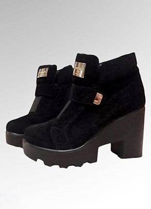 Зимние замшевые ботинки ботильоны на платформе
