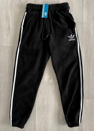 Тёплые чёрные флисовые спортивные штаны брюки adidas чорні флісові спортивні штані адідас