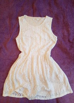 Нежное платье на подкладке