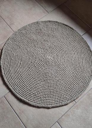 Круглий в'язаний килим. килимок ручної роботи із джуту.1 фото