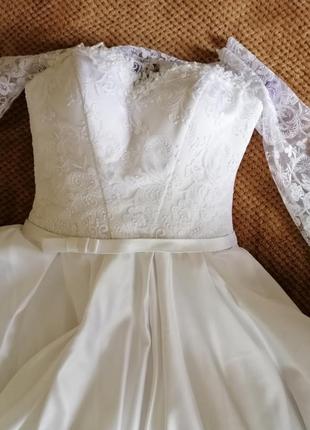 Весільна атласна сукня6 фото