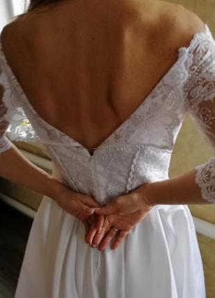 Весільна атласна сукня9 фото