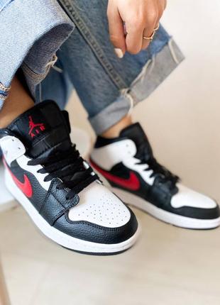 Кросівки nike air jordan 1 mid black chile red/white