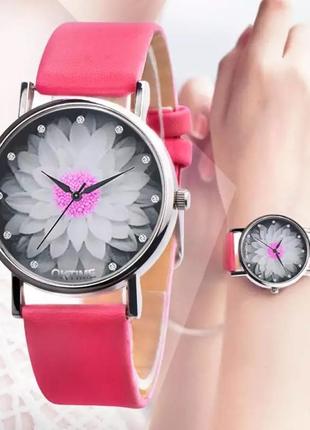 Женские розовые часы цветок абстракция на циферблате