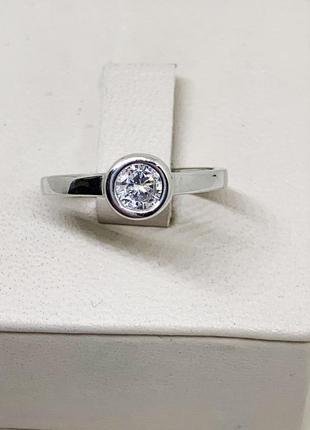 Перстень срібного з фіанітом "бритні" 17 1,66 г