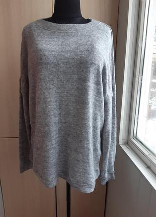 Свитер оверсайз с добавлением коттона.