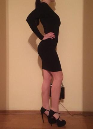 Бандажное чёрное платье1 фото