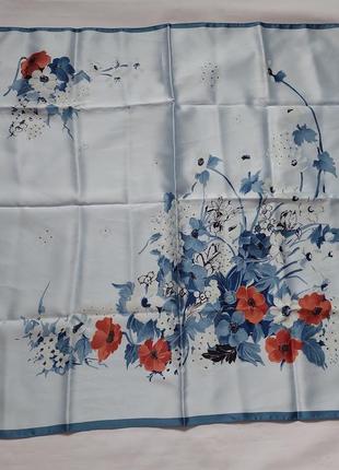 Нежно голубой итальянский  винтажный платок в цветочный принт st.michael(66 см на 69 см)3 фото