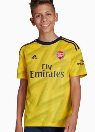 Футболка adidas arsenal.