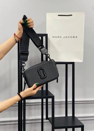 Сумка черная женская в стиле marc jacobs сумочка маленькая с широким ремнем марк джейкобс клатч