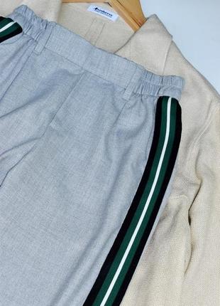 Bershka класні брюки не плотні з лампасами5 фото
