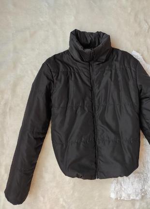 Черный короткий пуховик кроп куртка дутая обьемная на резинке деми под горло укороченная3 фото