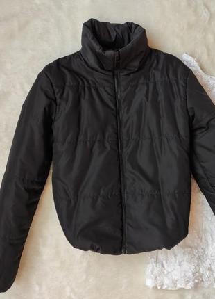 Черный короткий пуховик кроп куртка дутая обьемная на резинке деми под горло укороченная2 фото