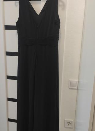 Платье чёрное длинное

coast5 фото