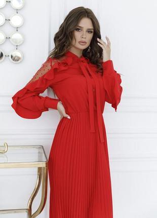 Червона плісирована сукня з сітчастими вставками3 фото