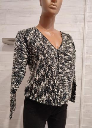 Теплый  мохнатый свитер  с ниткой мохера и шерсти