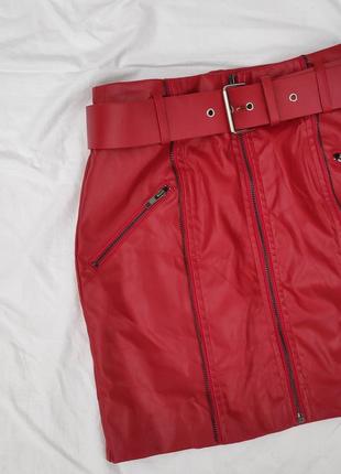 Красная виниловая юбка под кожу ✨ fashionnova✨ кожаная красная юбка экокожа6 фото