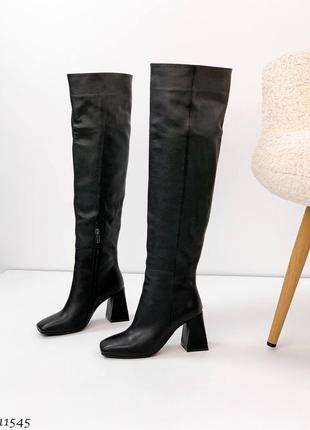 Женские стильные кожаные зимние сапоги на каблуке черные4 фото