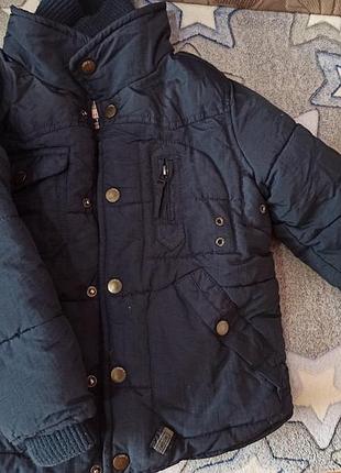 Тепла куртка на холодну зиму.