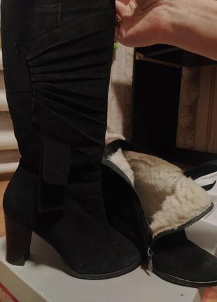 Замшеві зимові чоботи