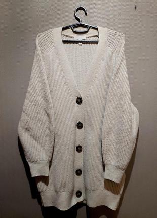 Подовжений кардіган на великих ґудзиках