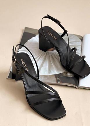 Босоніжки pazolini