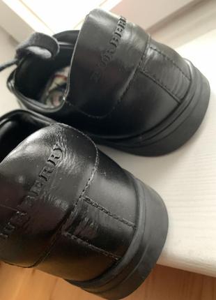 Кросівки спортивні туфлі burberry оригінал 40,5.  устілка 27 см7 фото