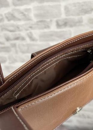 Трендовая коричневая сумка багет7 фото
