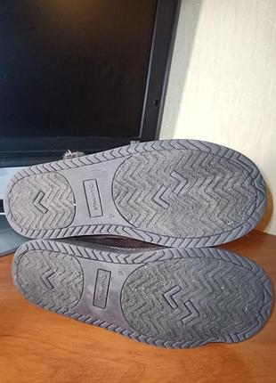 Уггі 4