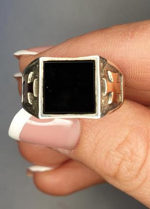 Кольцо серебряное с ониксом 22,5 5,27 г