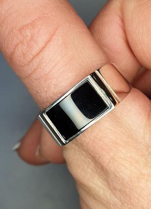 Перстень срібне з оніксом "британець" 21 5,993 фото