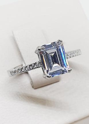 Кольцо серебряное с кубическим цирконием 17 2,55 г
