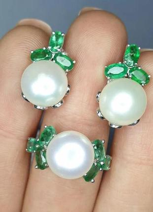 Перстень срібне з перлами і смарагдом "шато" 19,5 3,98 г