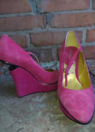 Рожеві класні  туфлі на платформі6 фото