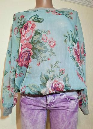 Шифоновая голубая блуза в цветочный принт