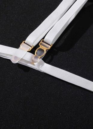 Нежный комплект нижнего белья с поясом и гартерами