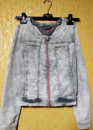 Джинсова куртка