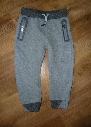 Спортивні штани f&f на 2-3 роки у відмінному стані з начосом