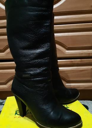 Шкіряні жіночі чоботи